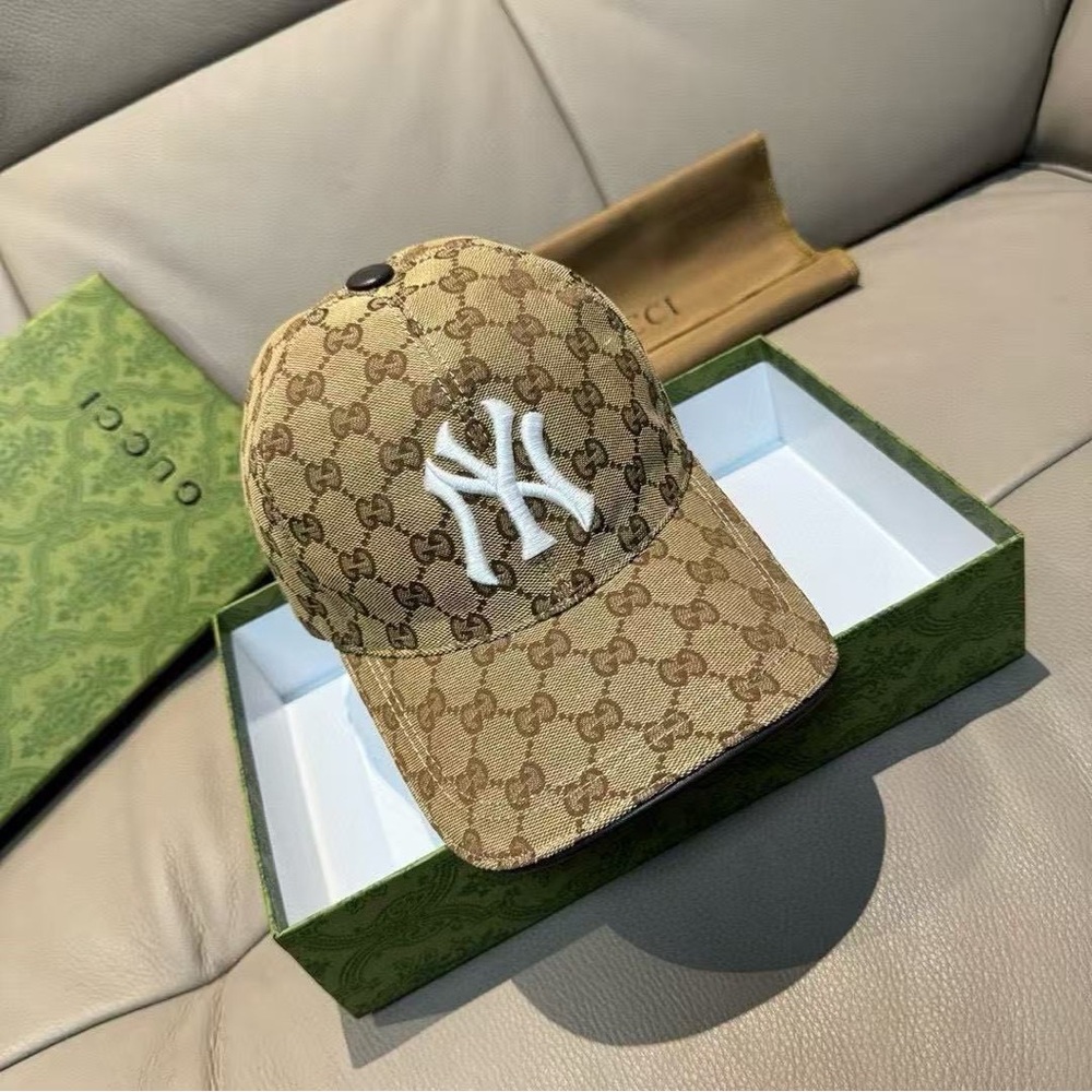 Gucci Tan Monogram NY Cap